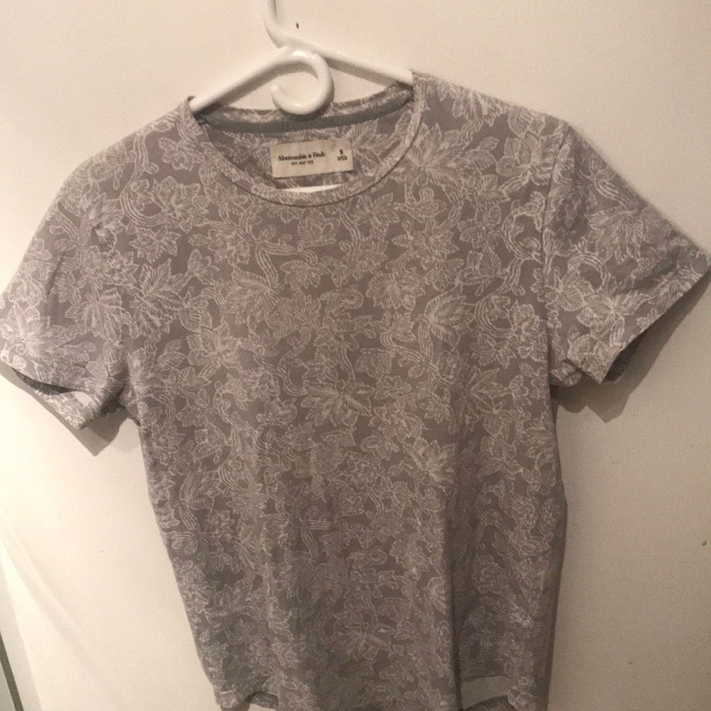 Abercrombie and Fitch Ultra Soft Tshirt with incredible design!